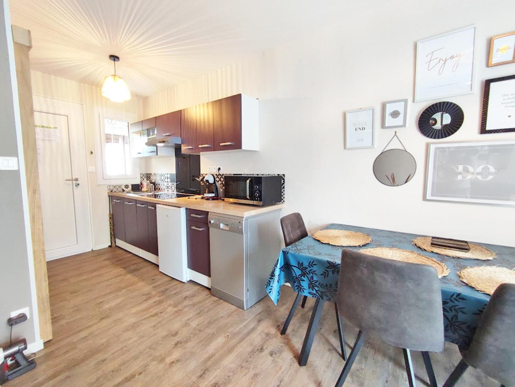 L'Escampette, Duplex T3, Centre Luchon, Wifi, Casier A Skis, 4 Personnes Bagneres-de-Luchon Exterior photo